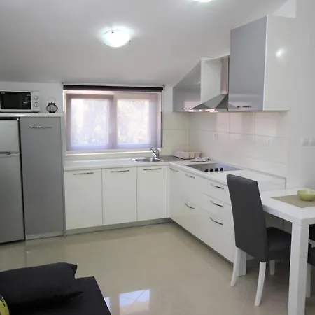 With A Swimming Pool Baska, Krk - 18733 באסקה