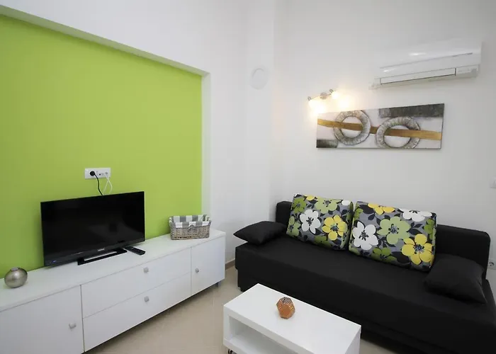 Apartmán With Swimming Pool Baska, Krk - 18733 *