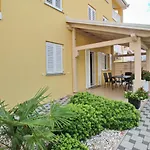 아파트 With Swimming Pool Baska, Krk - 18733 *